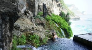 obyek Wisata peguyangan waterfall nusa penida