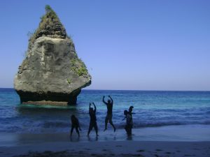 Obyek Wisata Pantai Suwehan Nusa Penida